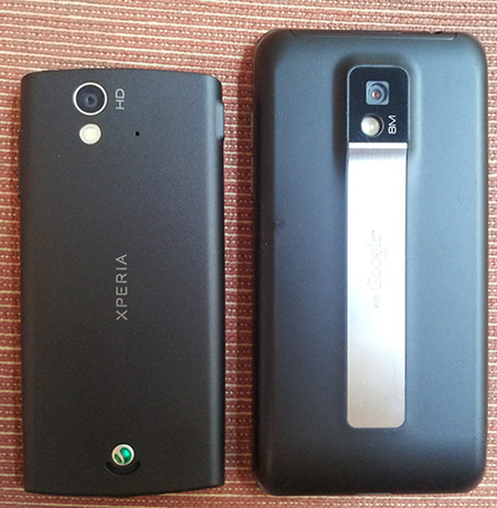 Xperia RAY a cote de Optimus 2X